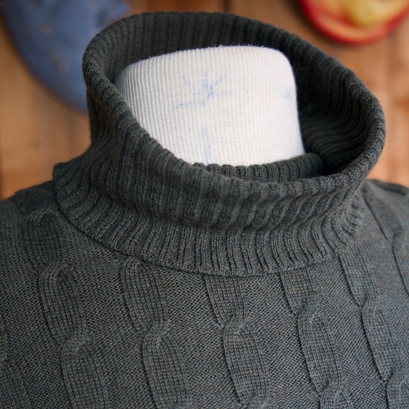 Vintage Laura Ashley 100% Wool Green Knitted Turtleneck Sweater Woman's Size M - Picture 8 of 16